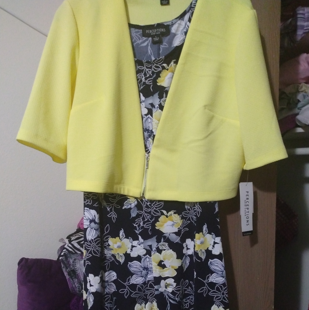 Dress - Picture 4 of 5